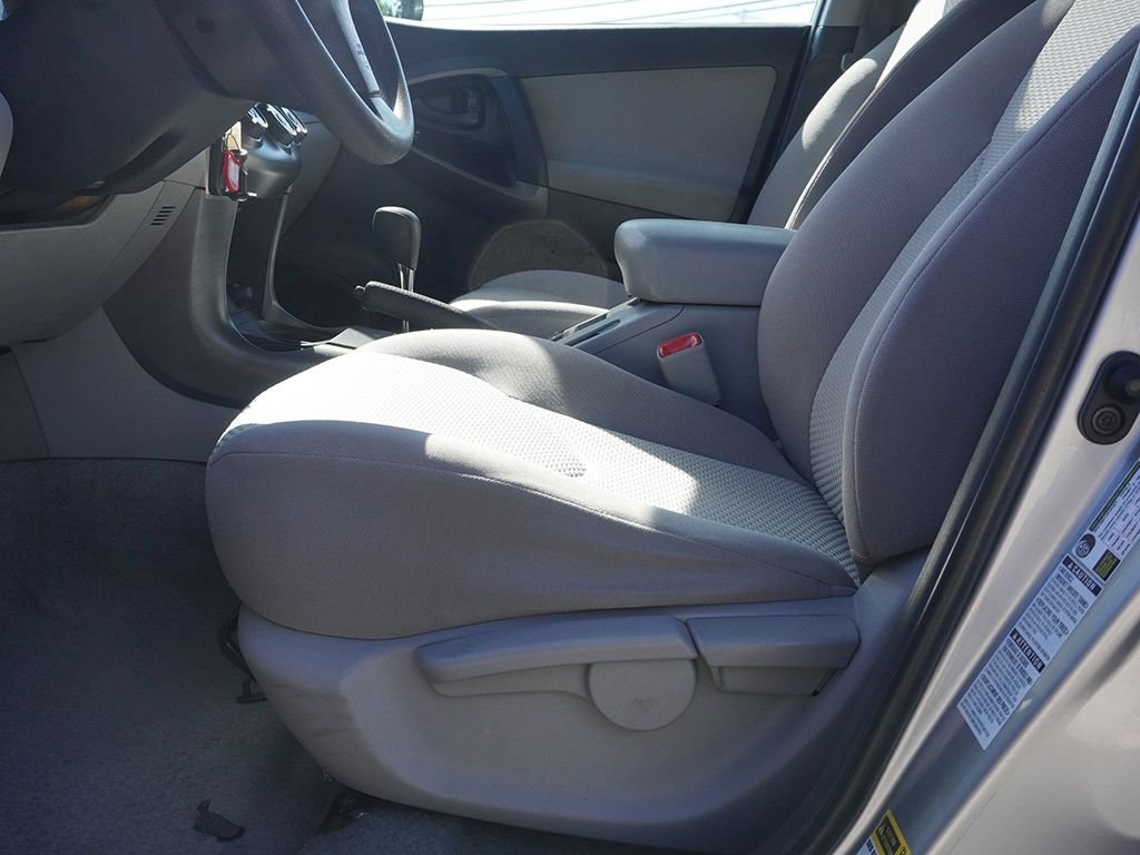 Used 2011 Silver Toyota Base image 21