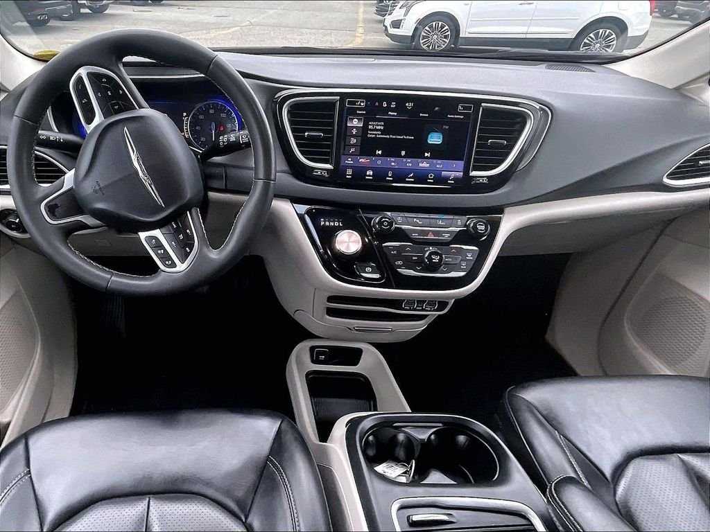Used 2023 Black Chrysler Touring L image 15