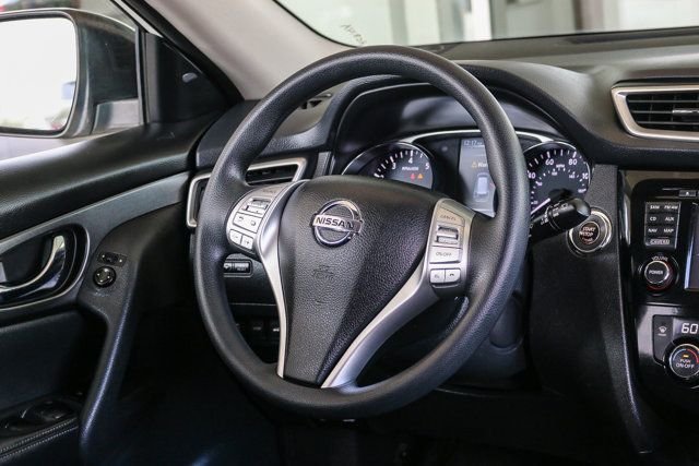 Used 2016 White Nissan SV image 15