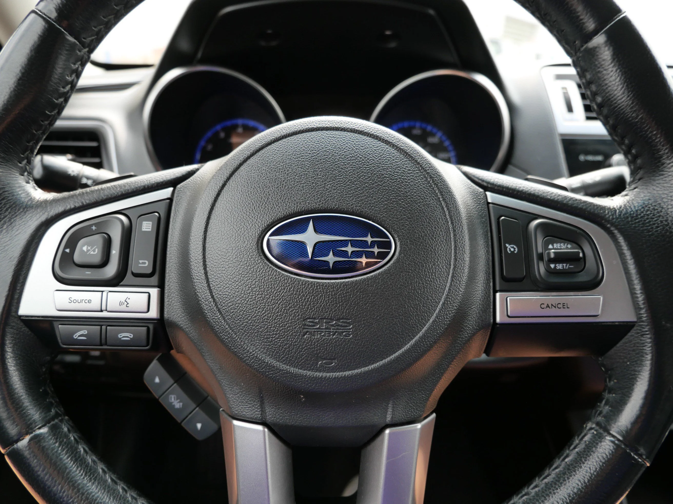 Used 2017 Twilight Blue Metallic Subaru Limited image 25