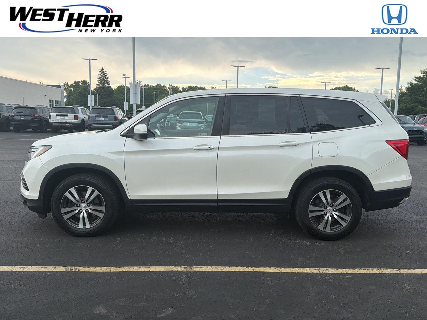 Used 2018 White Diamond Pearl Honda EX-L image 2
