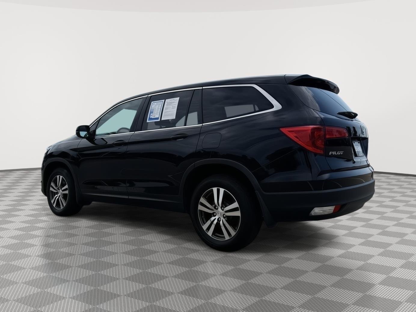 Used 2018 Crystal Black Pearl Honda EX-L image 4