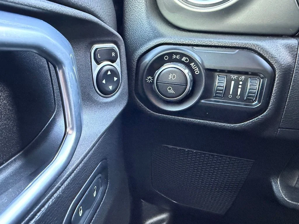2021 Jeep Gladiator Overland - Photo 38