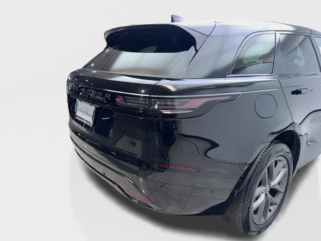 Used 2026 Black Land Rover Dynamic SE image 19