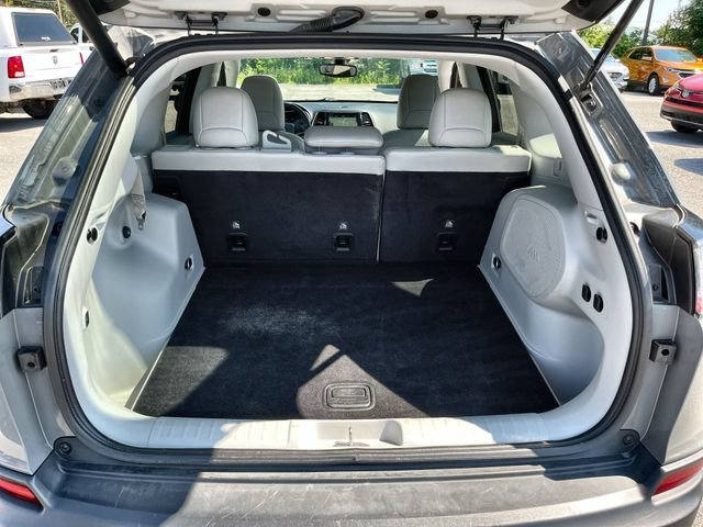 Used 2019  Jeep Limited image 21
