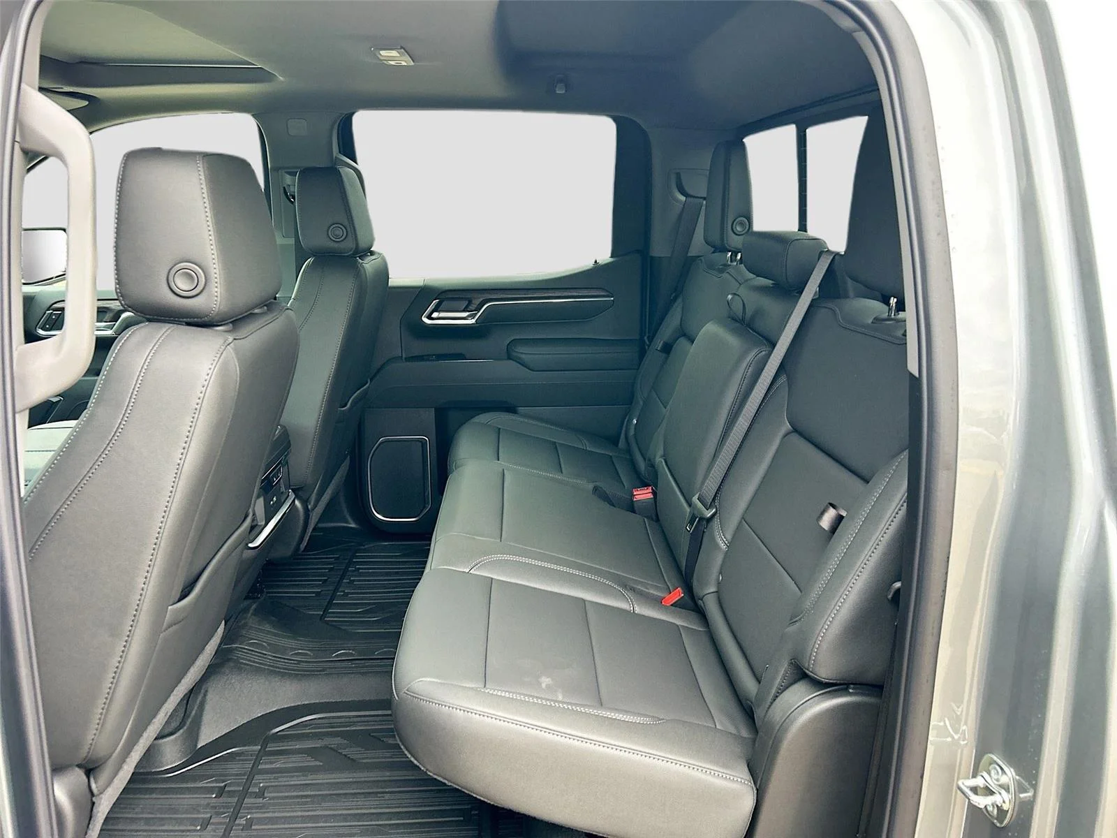 2026 GMC Sierra 1500 SLT - Photo 20