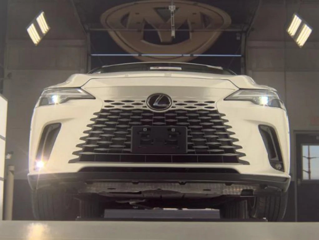 Used 2023 White Pearl Lexus 350 Premium image 4