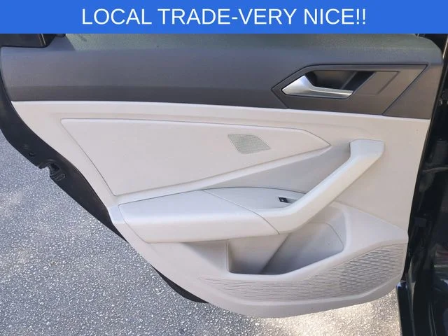Used 2019 Black Volkswagen SEL image 28