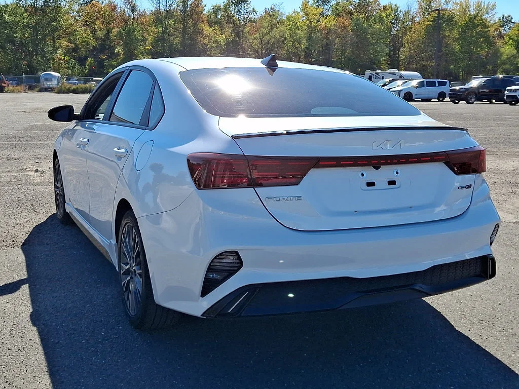 Used 2024 White Kia GT-Line image 9
