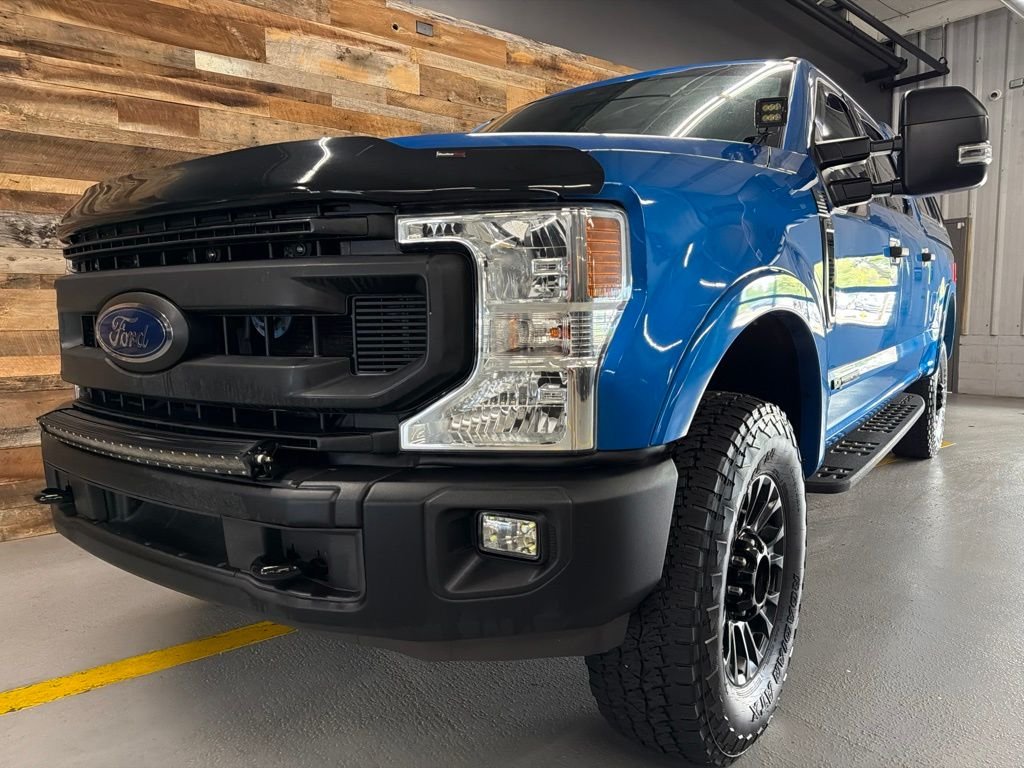 Used 2020 Blue Metallic Ford XLT image 12