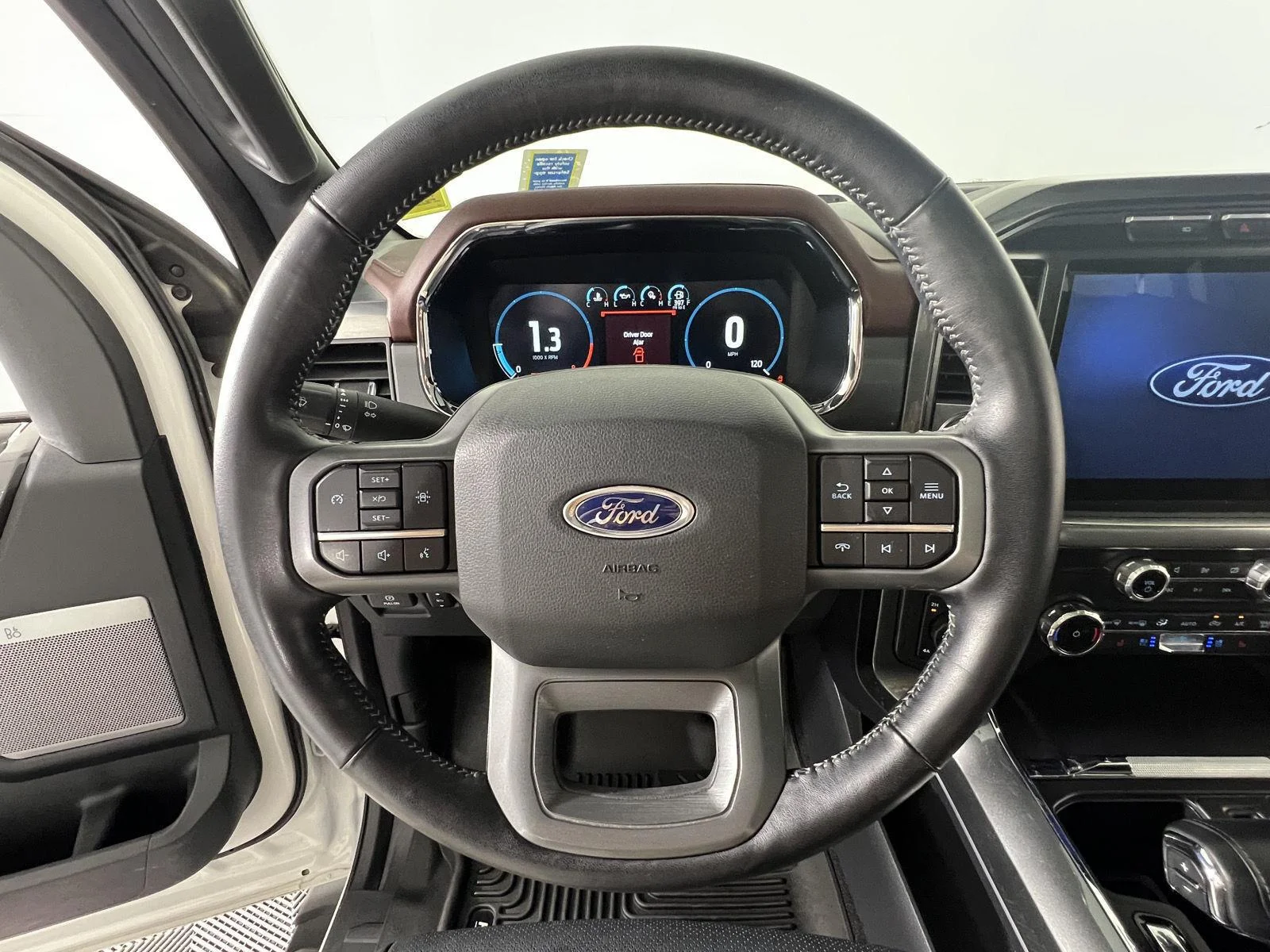 Used 2022 Star White Metallic Tri-Coat Ford LARIAT image 14