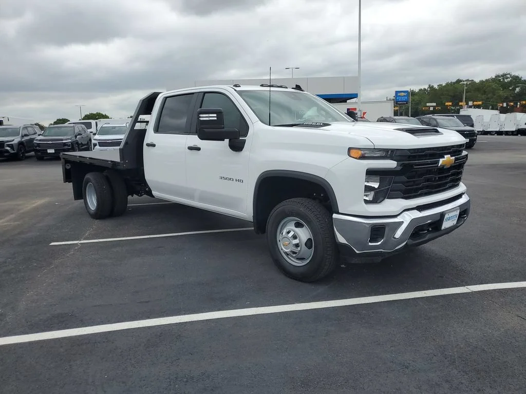 New 2026 Summit White Chevrolet Work Truck image 22