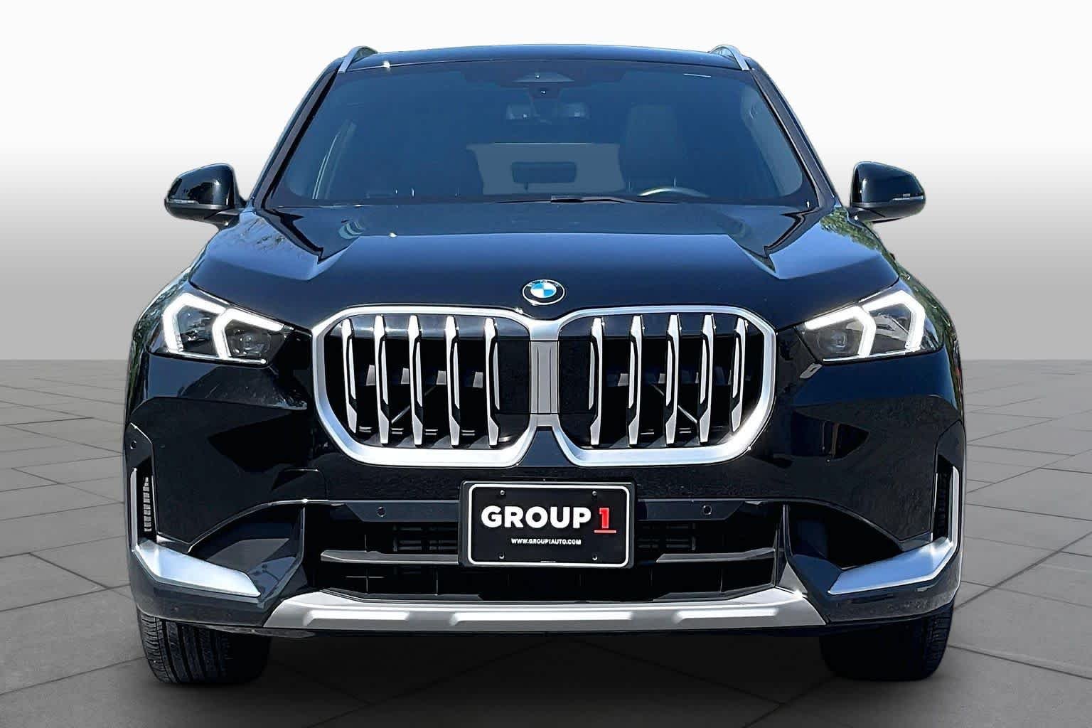 Used 2025 Black Sapphire Metallic BMW xDrive28i image 3