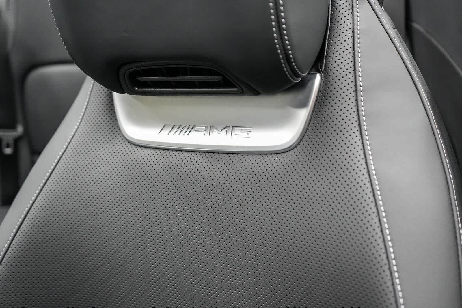 New 2025 MANUFAKTUR Moonlight White Metallic Mercedes-Benz AMG® SL 63 S E Performance Roadster image 70