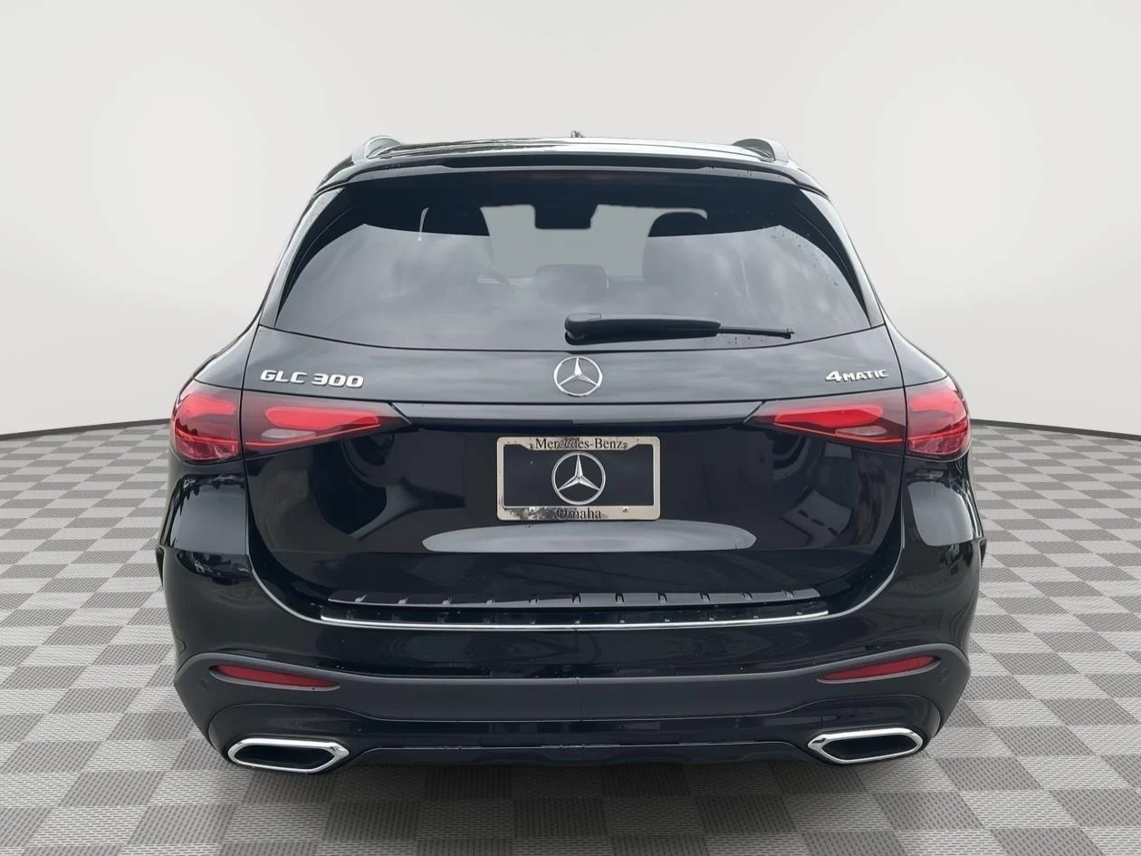 New 2026 Black Mercedes-Benz GLC 300 image 4