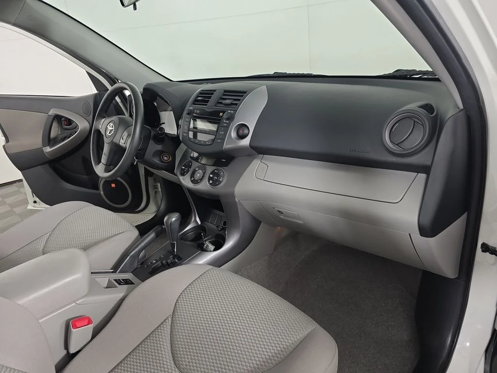 Used 2007 Blizzard Pearl Toyota Limited image 27