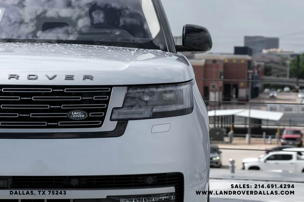 Used 2023 Silver Land Rover SE image 47