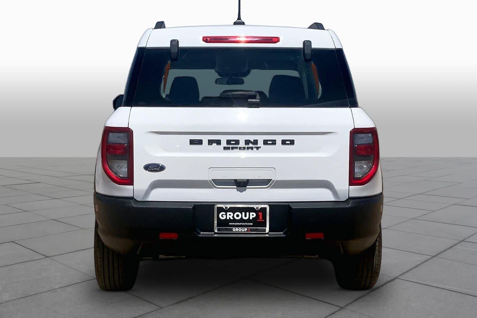 Used 2022 Oxford White Ford Base image 5