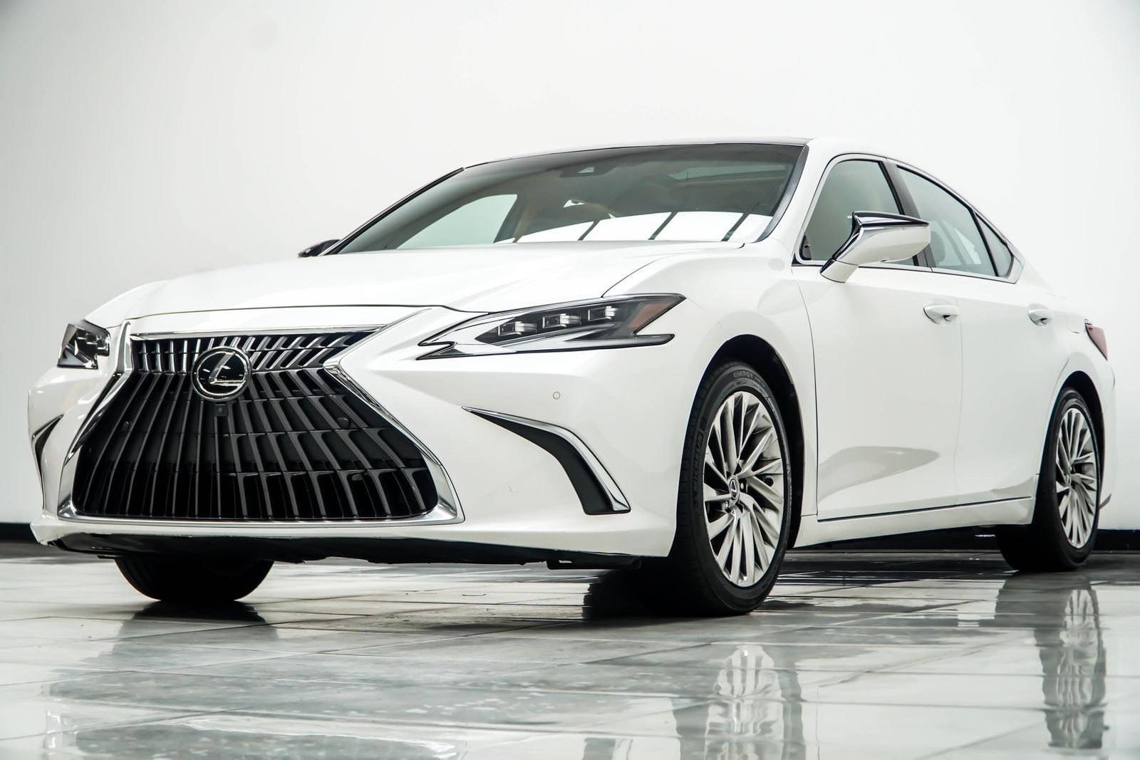 Used 2022 White Lexus 350 Ultra Luxury image 10