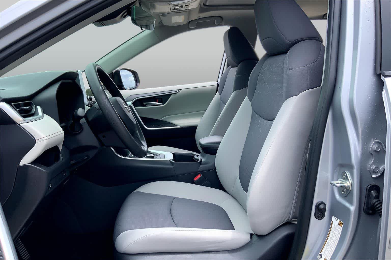 Used 2024 Silver Sky Metallic Toyota Hybrid XLE image 8