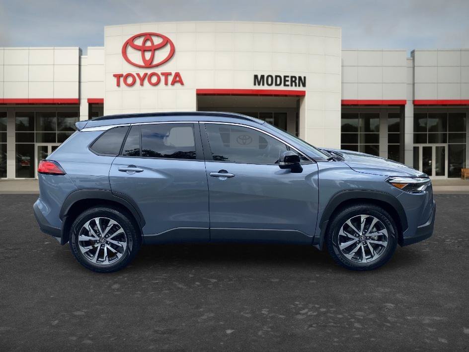 Used 2025 Celestite Toyota XLE image 4