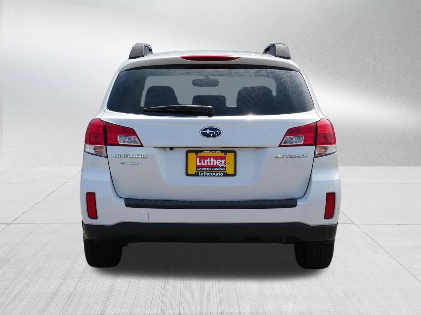 Used 2013 Satin White Pearl Subaru 2.5i Premium image 6