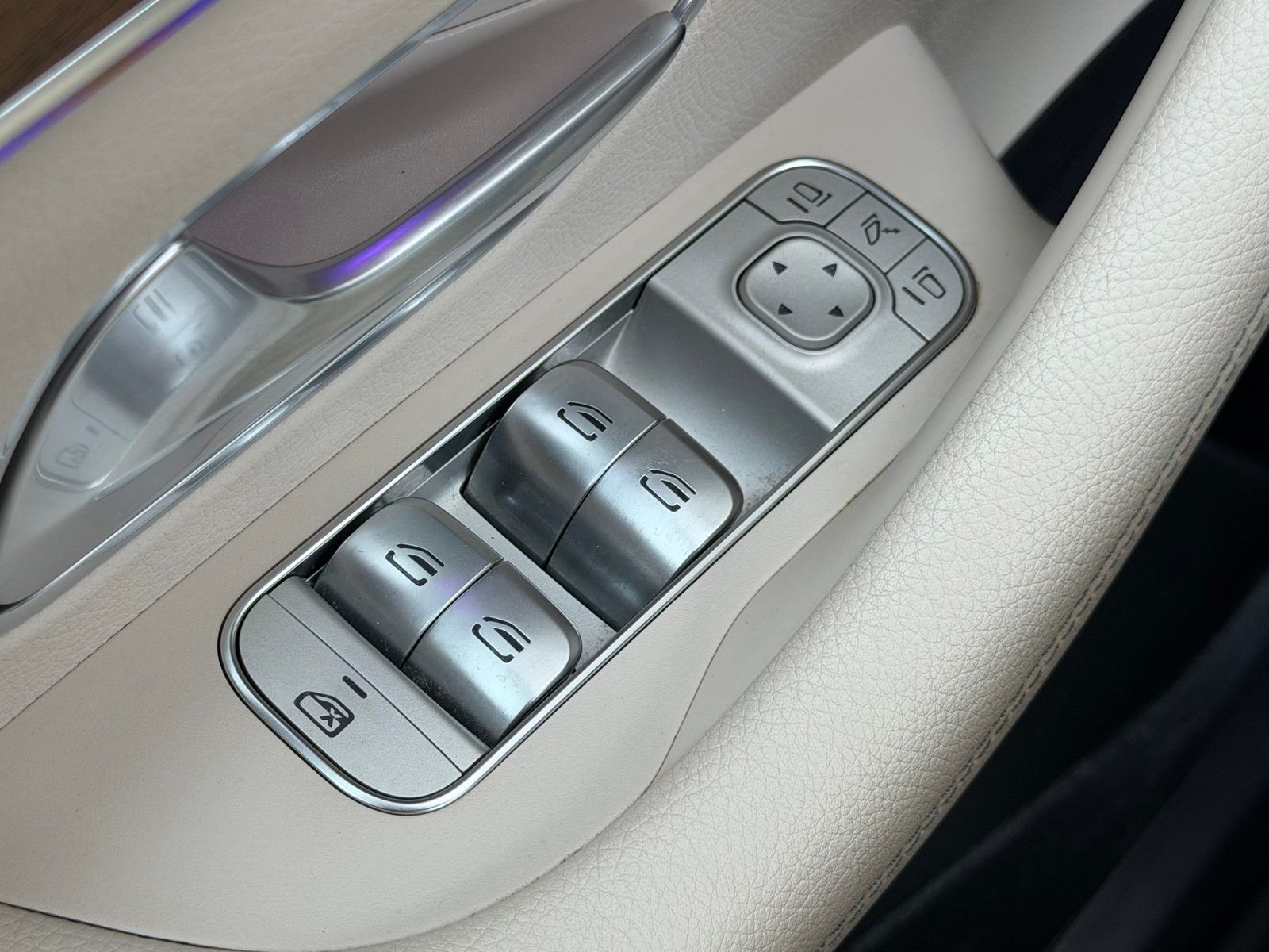 Certified Used 2022 White Mercedes-Benz GLE 350 image 22