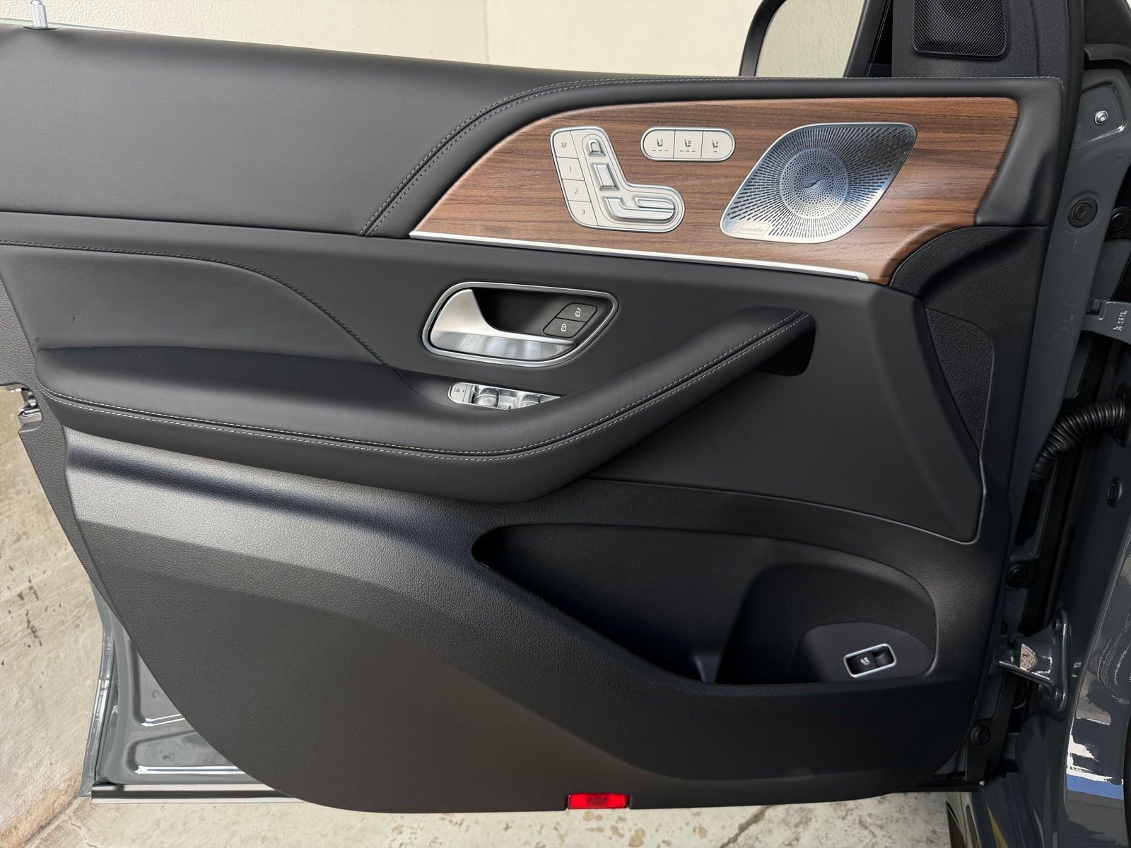 New 2026 MANUFAKTUR Silicon Grey Mercedes-Benz AMG® GLE 63 S 4MATIC+ SUV image 19
