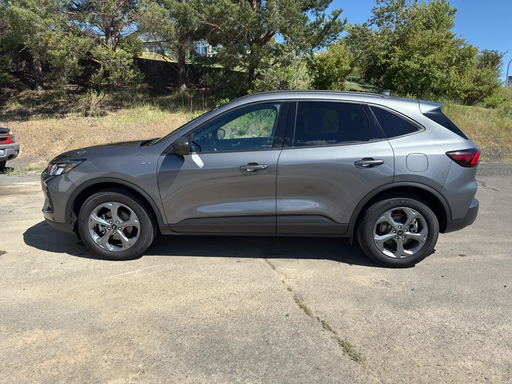 2025 Ford Escape ST-Line - Photo 12