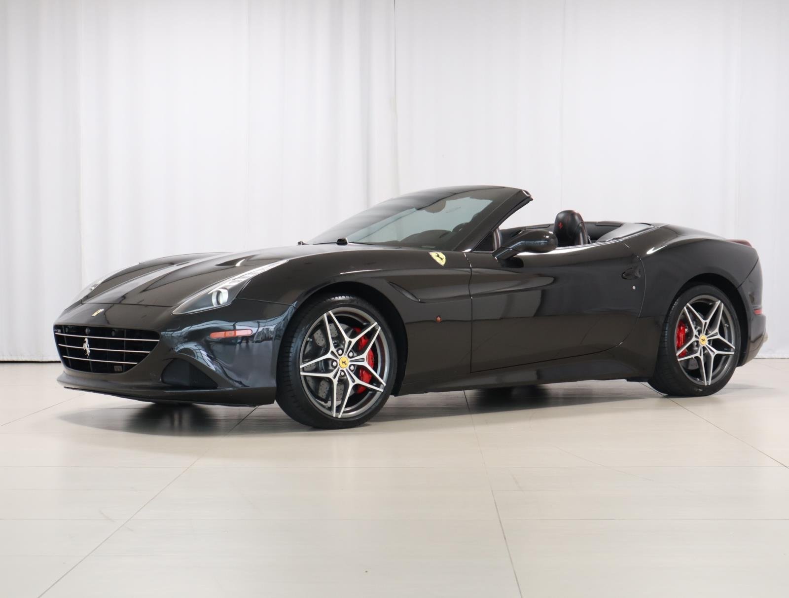 2016 Ferrari California T Base