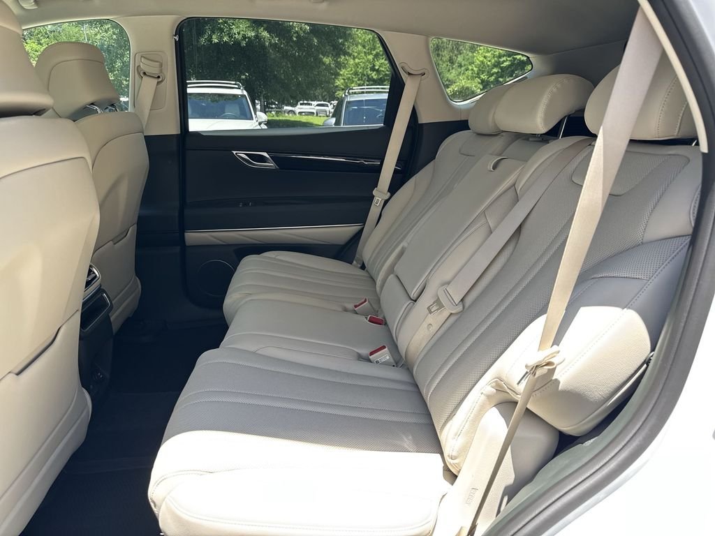 New 2026 White Genesis 2.5T image 25