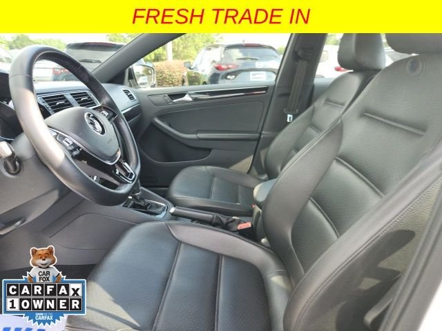 Used 2018 White Volkswagen 1.8T SE Sport image 11