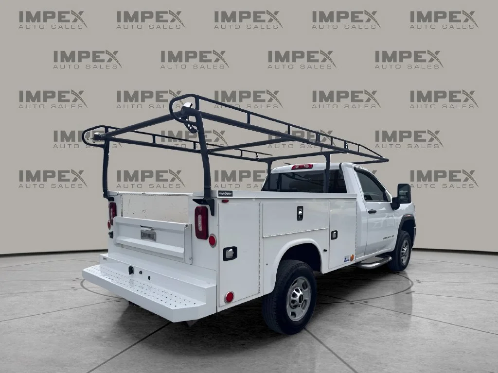Used 2020 White GMC Base image 6