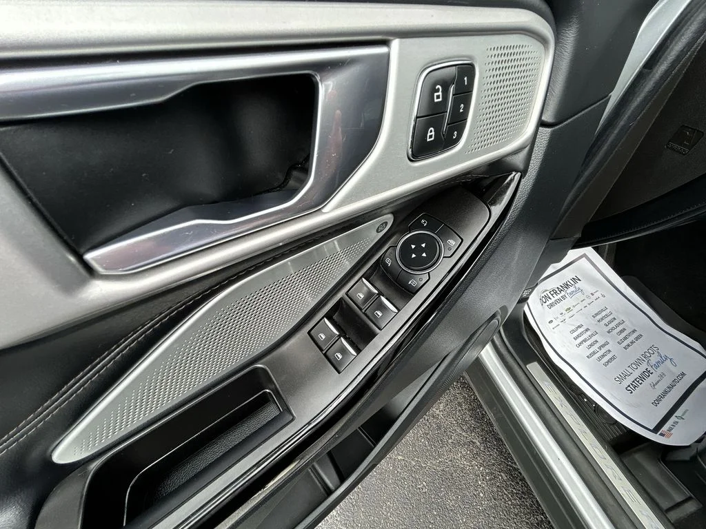 Used 2021 Silver Ford Platinum image 19