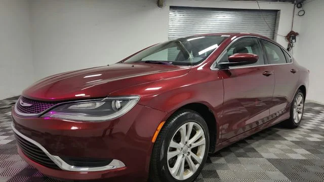 Used 2015 Red Chrysler Limited image 4