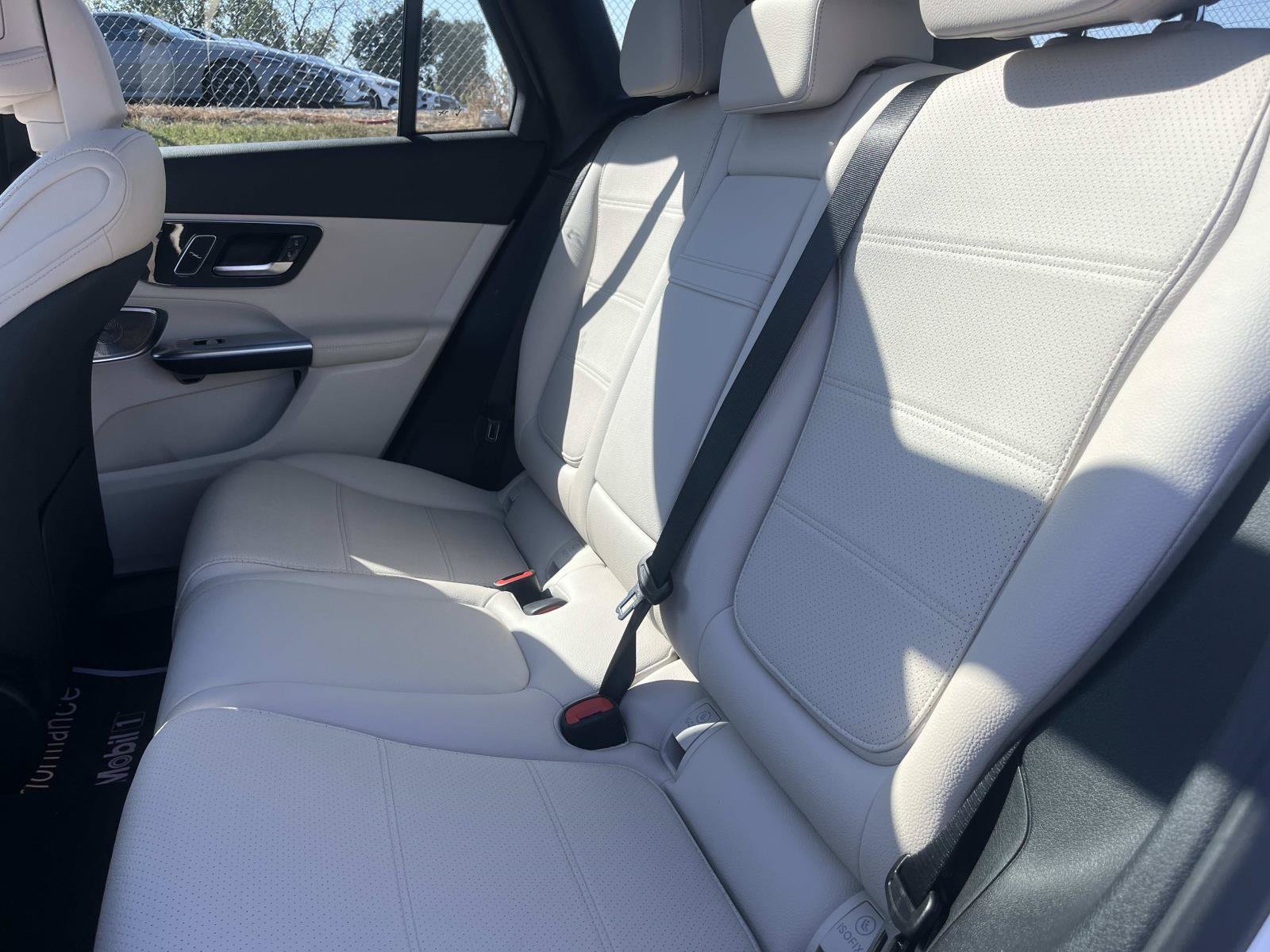 Used 2026 Polar White Mercedes-Benz GLC 300 image 17