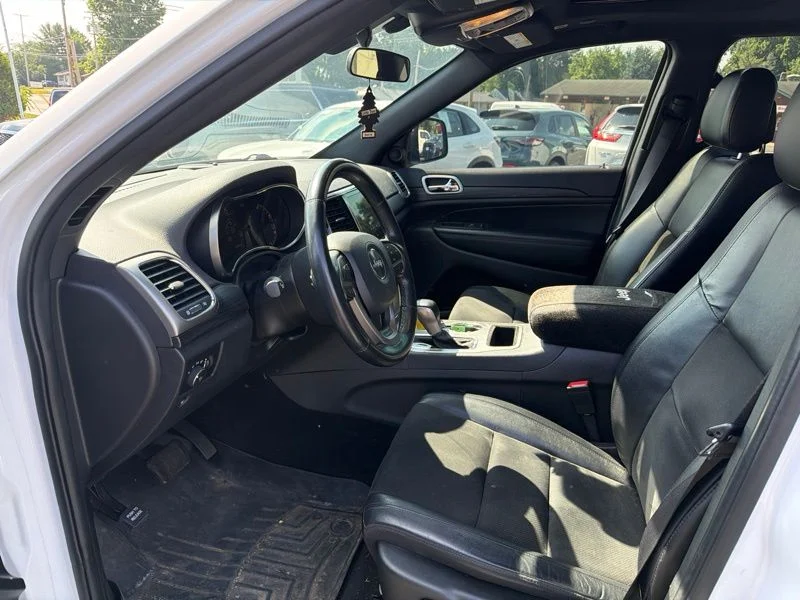 Used 2021 White Jeep Laredo X image 13