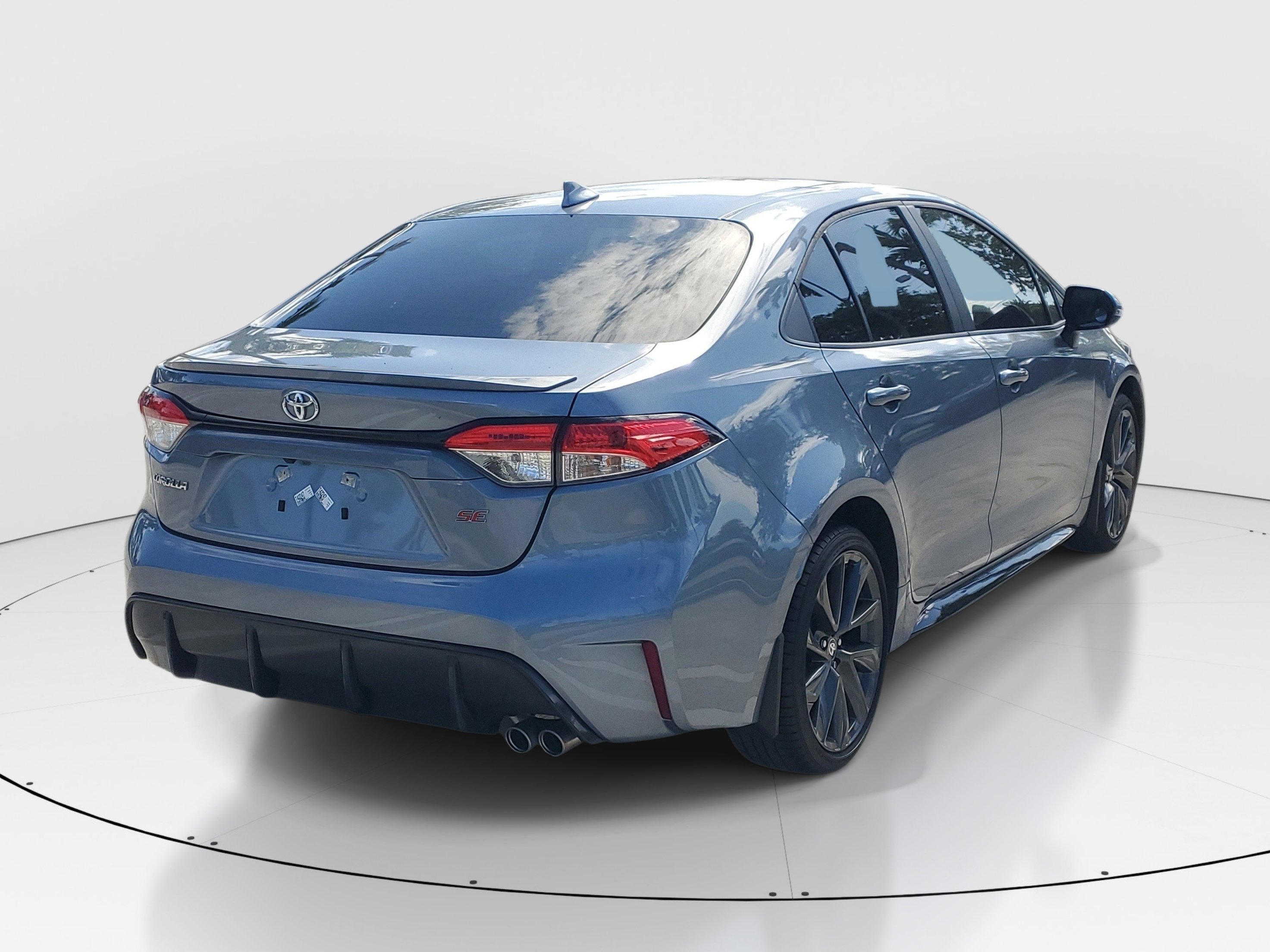 Used 2024 Celestite/Midnight Black Metallic Toyota SE image 3