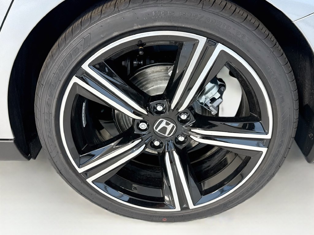 New 2026 Solar Silver Metallic Honda Sport image 31