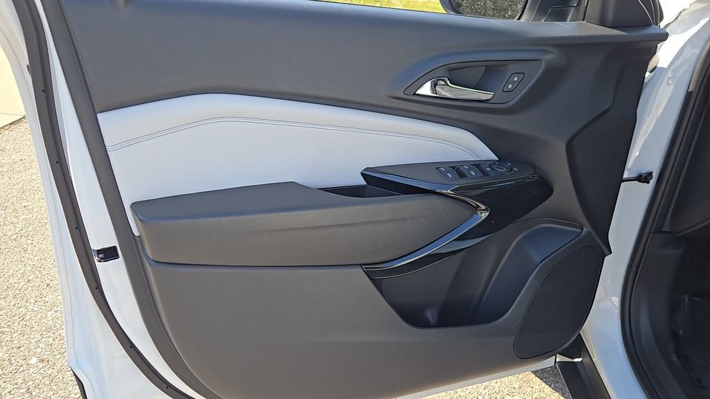 New 2026 Summit White Chevrolet LT image 7