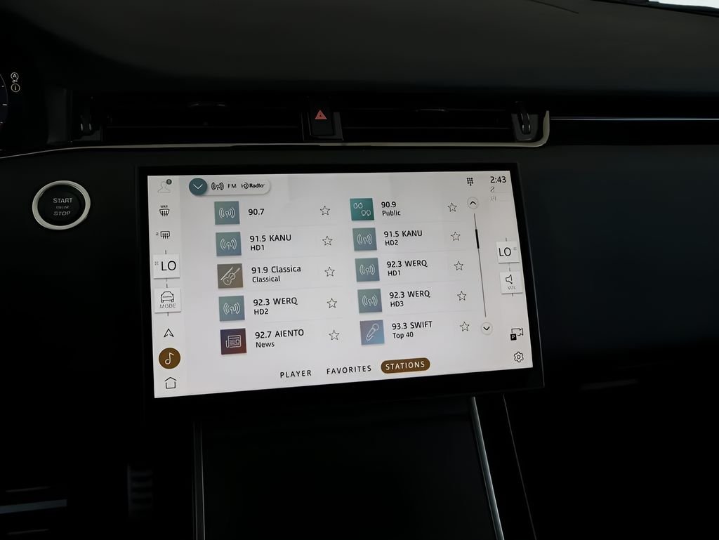 New 2026 Seoul Pearl Silver Land Rover Dynamic image 29
