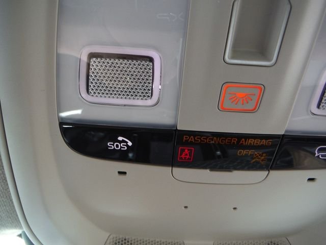 Used 2024 Blue Volvo B5 Plus Bright Theme image 28