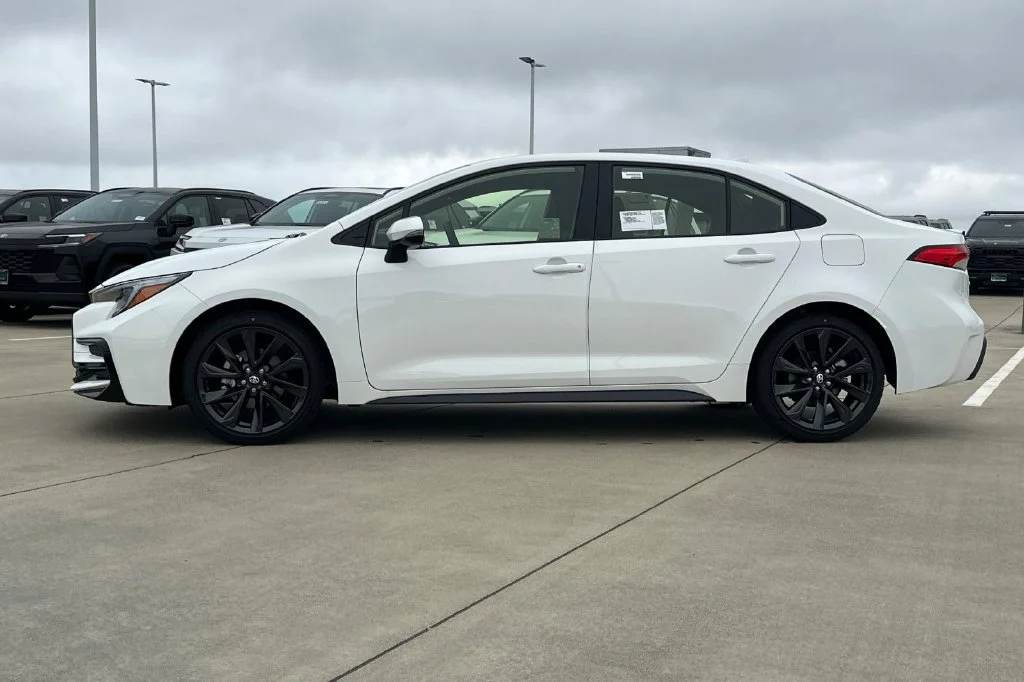 New 2027 Ice Cap Toyota  SE image 7