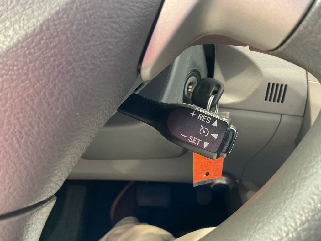 Used 2010  Toyota LE image 11