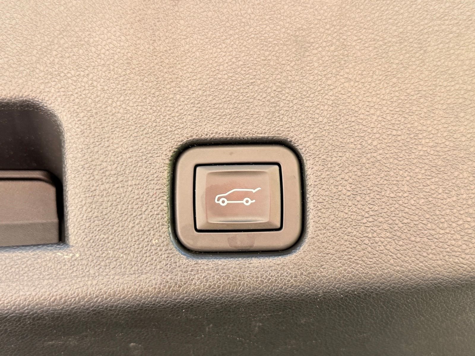 Used 2024 Ebony Twilight Metallic GMC AT4 image 17