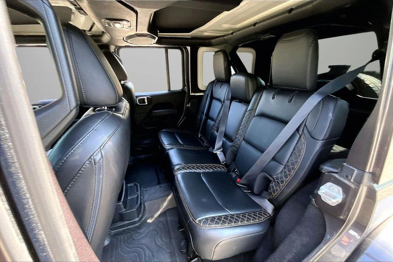 Used 2021 Silver Jeep Sahara High Altitude image 22