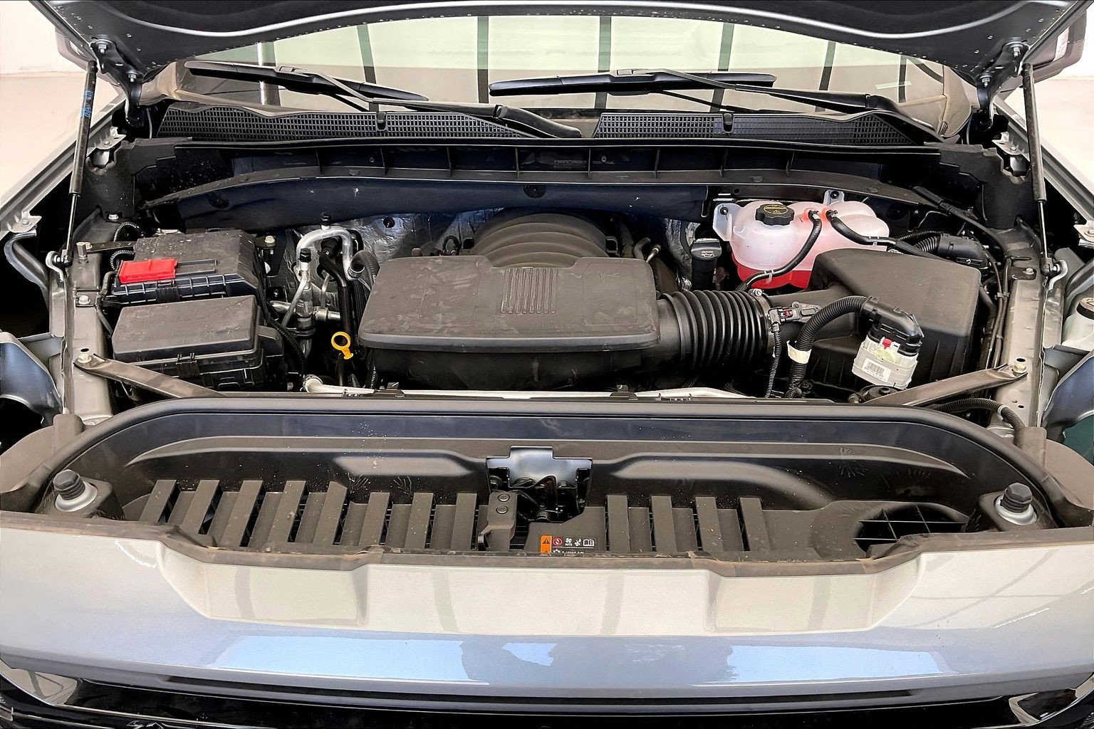 New 2026 Sterling Metallic GMC Elevation image 18