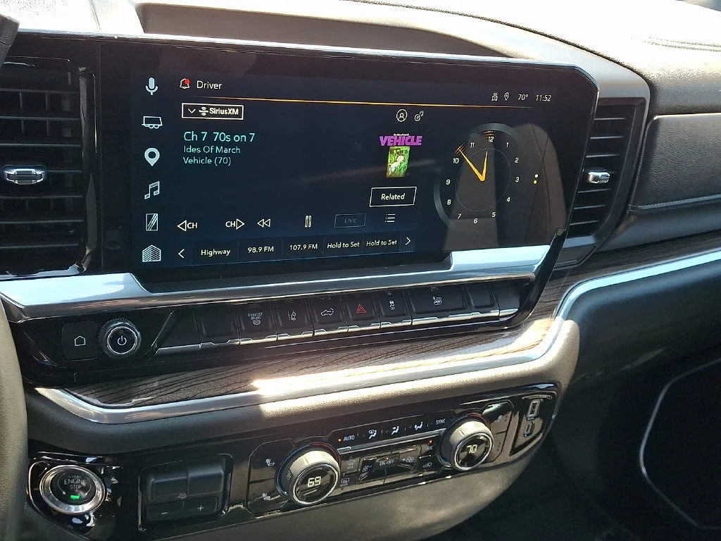 Used 2025 Summit White Chevrolet LT image 24