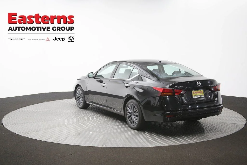 Used 2025 Black Nissan 2.5 SV image 64