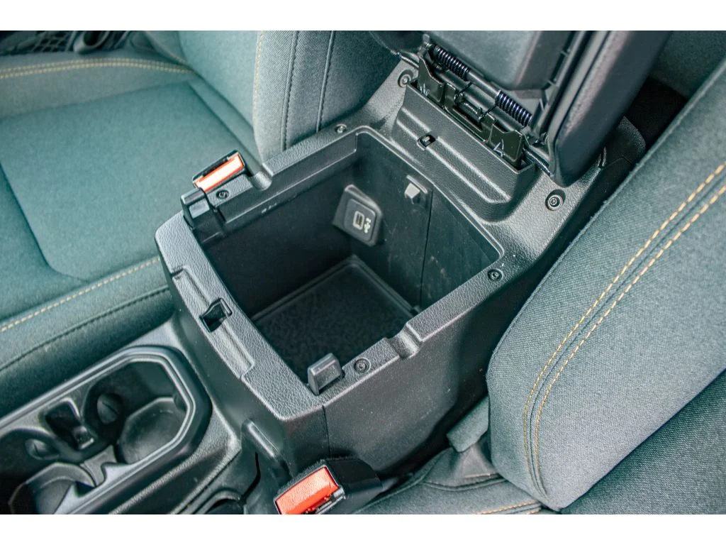 Used 2024 Black Clearcoat Jeep Sport S image 32